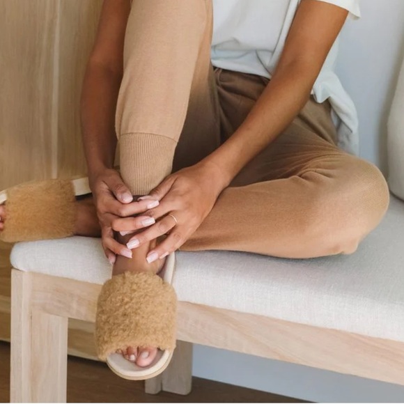 JENNI KAYNE
Shearling Slide Sandal - Picture 3 of 8